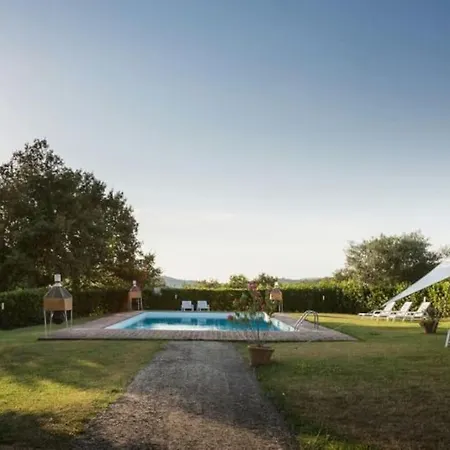 Tuscan Style Apartment, Shared Pool Holiday home *